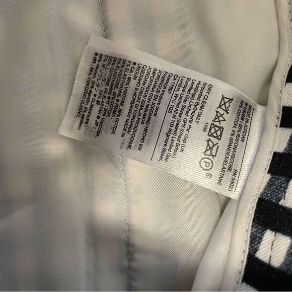 Banana Republic Sloan Fit Ankle Pants Black White Plaid Size 2 - Picture 7 of 7